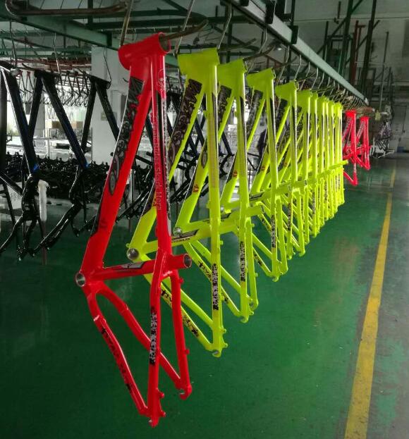 a liga de alumínio 6061 de cor vermelha do quadro da bicicleta do salto 4x da sujeira 26er personalizou a pintura